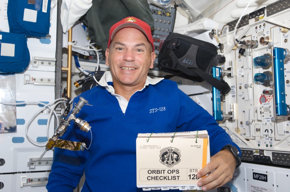 Sturckow with valve on MDDK