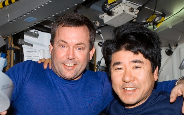Linnehan and Doi in the MDDK during STS-123