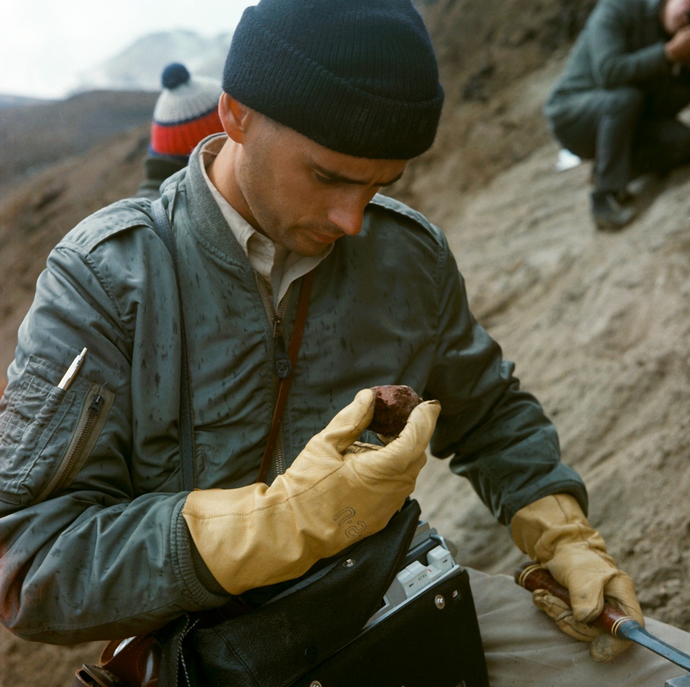 ASTRONAUT ROGER B. CHAFFEE - TRAINING - GEOLOGICAL FIELD TRIP