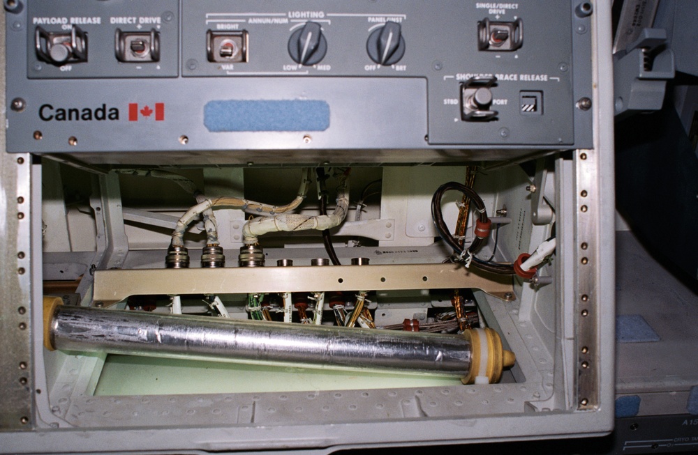 Documentation of the flight deck Orbit Station hardware on Atlantis