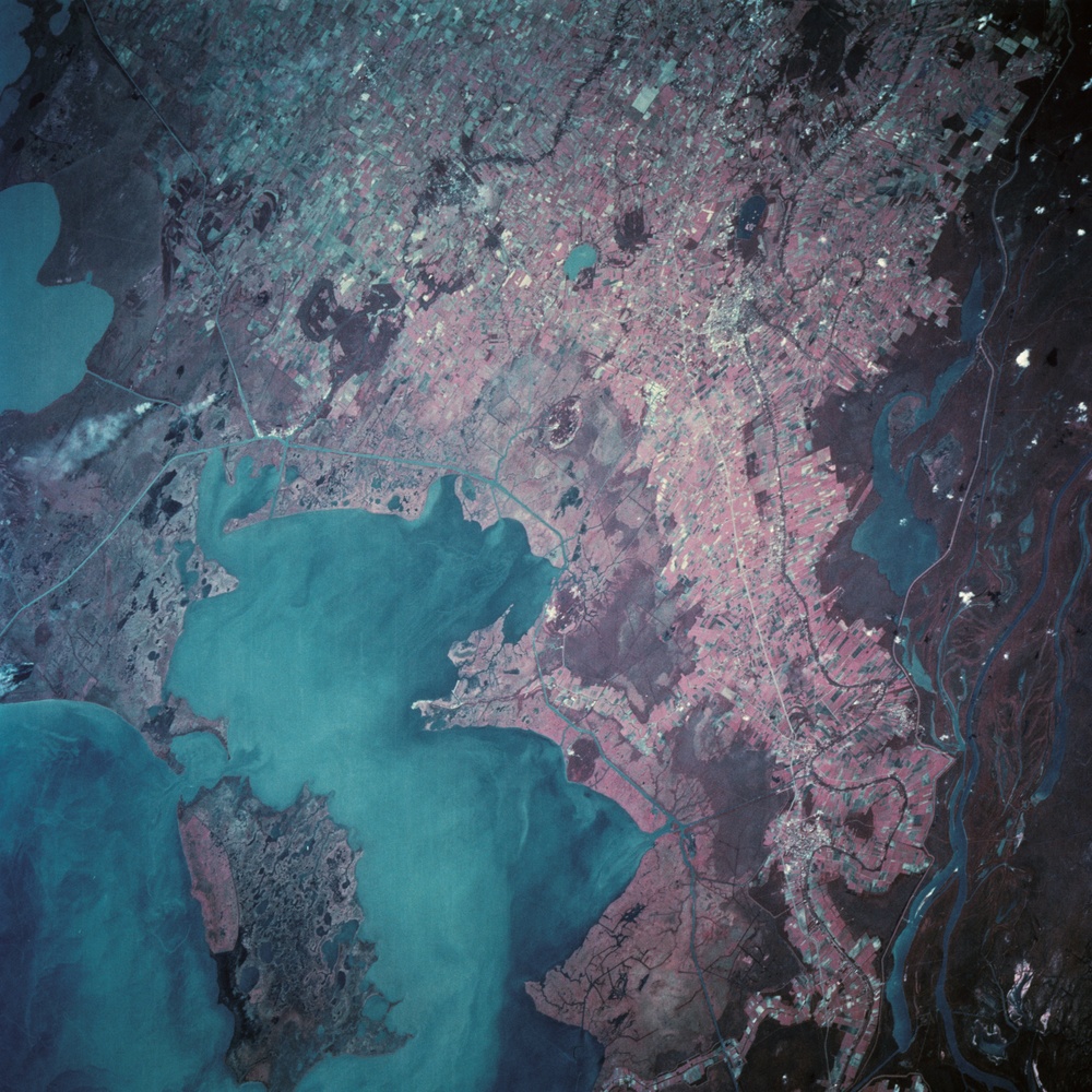 Earth observations during STS-68