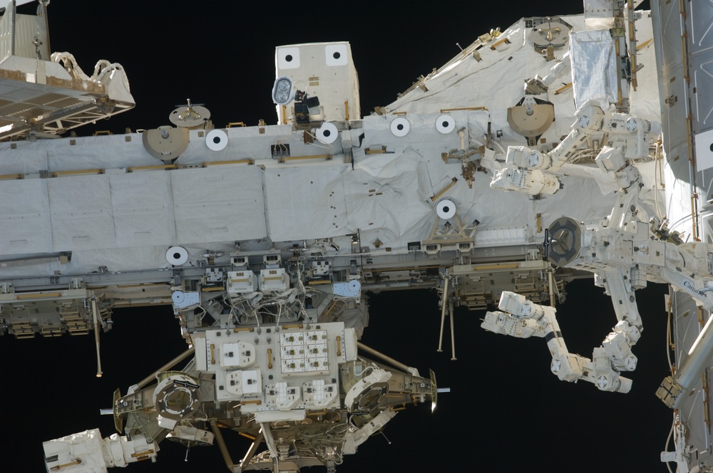 ISS during arrival of STS-127 Space Shuttle Endeavour