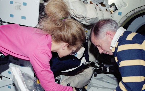 CDR Cockrell and MS Ivins on the MDK