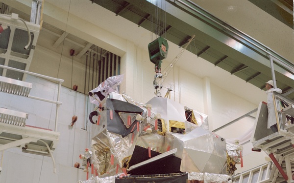 MATING OF LM-1 TO SLA