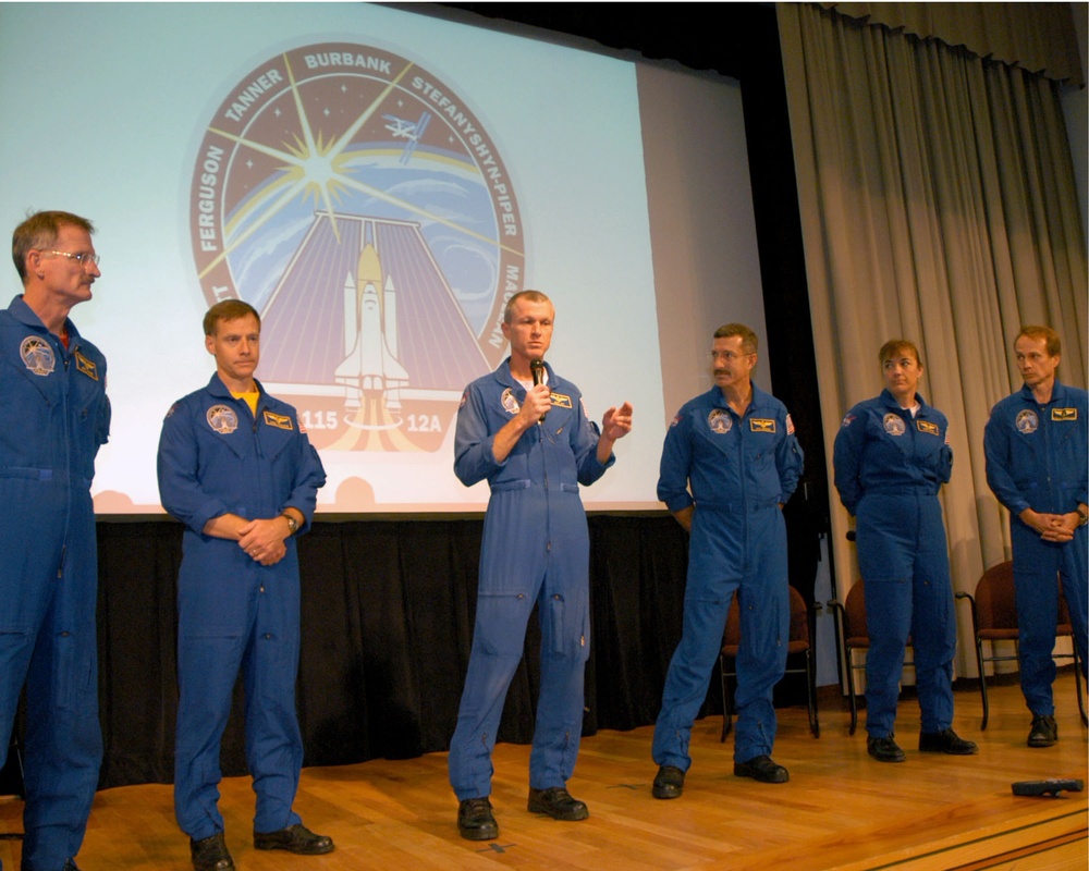 STS-115 crew visits SSC