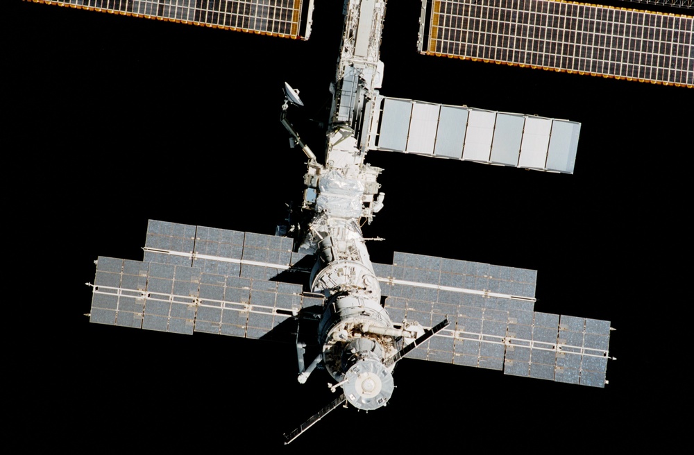 View of the ISS taken during final flyaround of STS-100