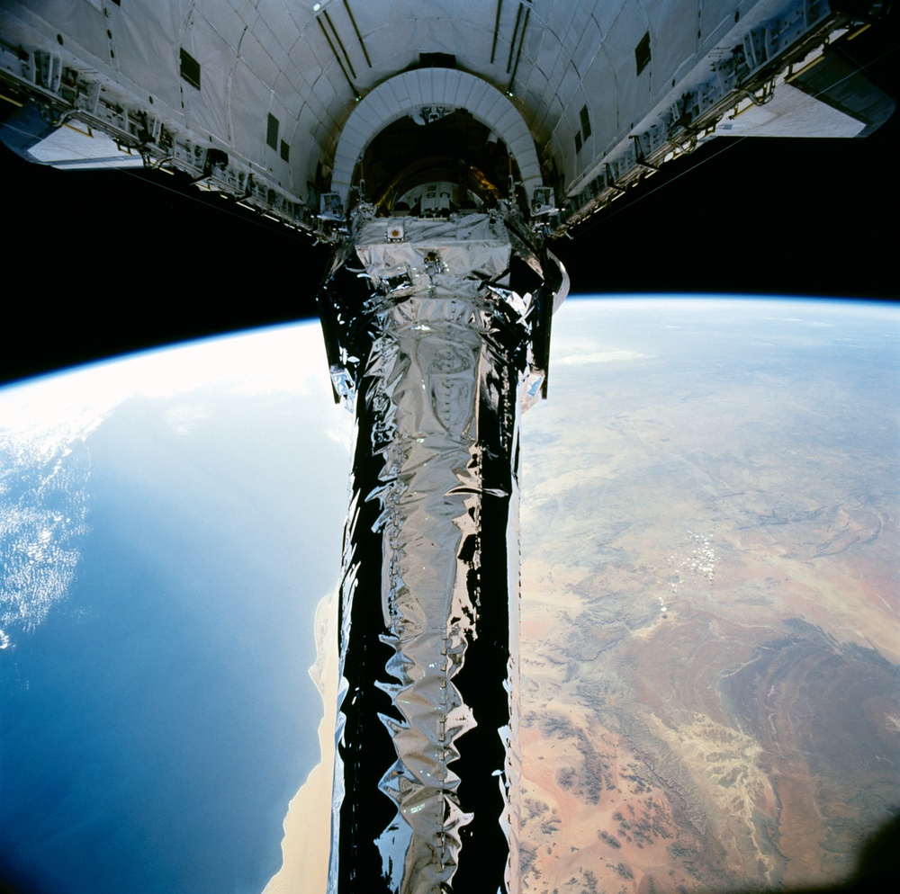 Views of the Chandra Observatory during its deployment from Columbia's PLB