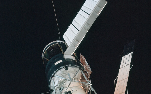 Skylab 3,Skylab views during rendezvous and flyaround
