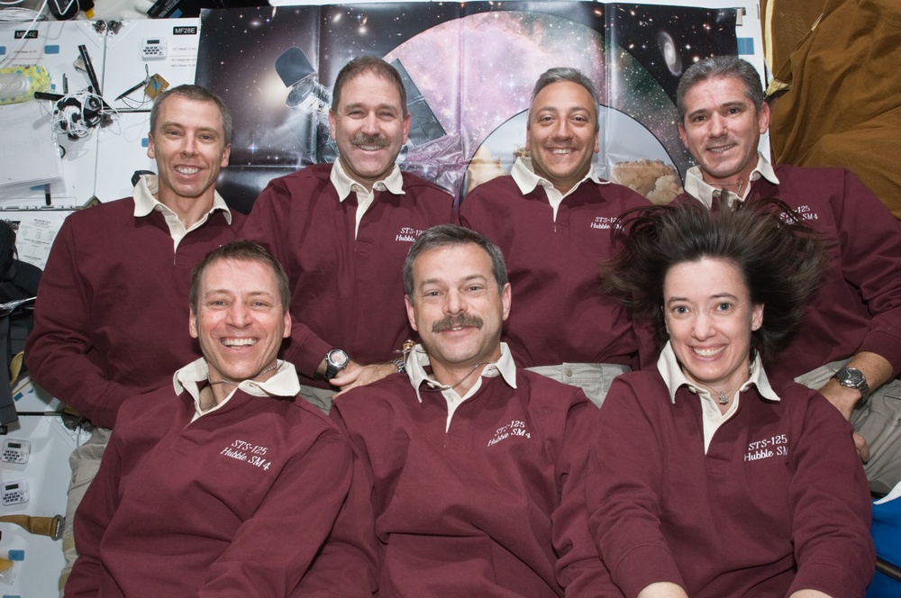 STS-125 Crew Portrait on the Middeck