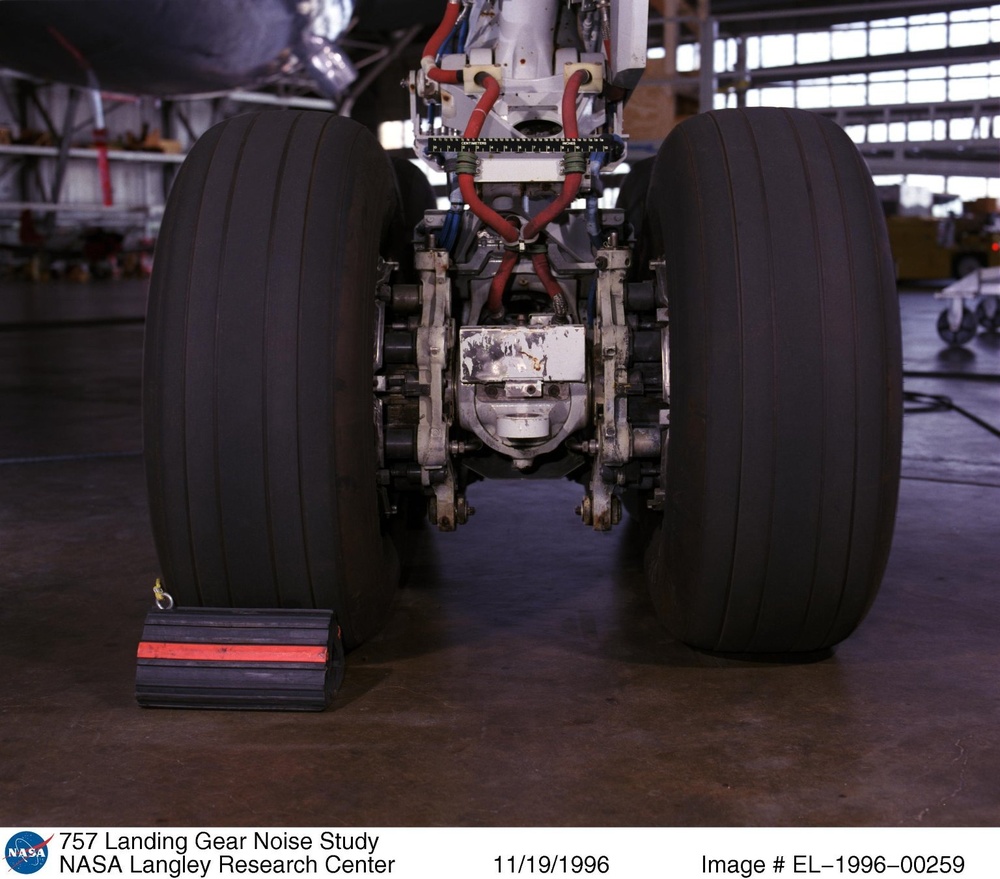 757 Landing Gear Noise Study