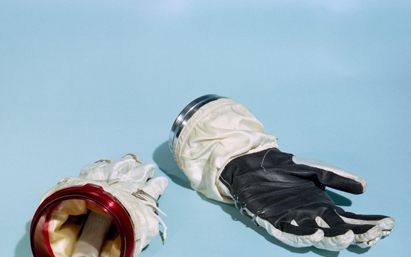 Gemini G-3C Space Suit - with and without Harness, lifevest, etc.