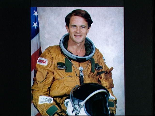 Offical portrait of Astronaut Joe Allen