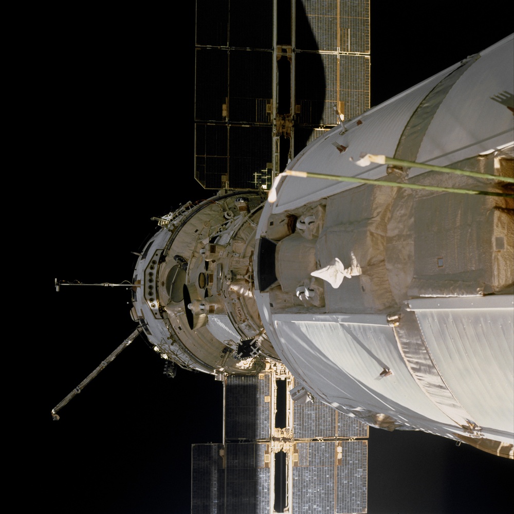 Views of Zvezda and Zarya taken during STS-97