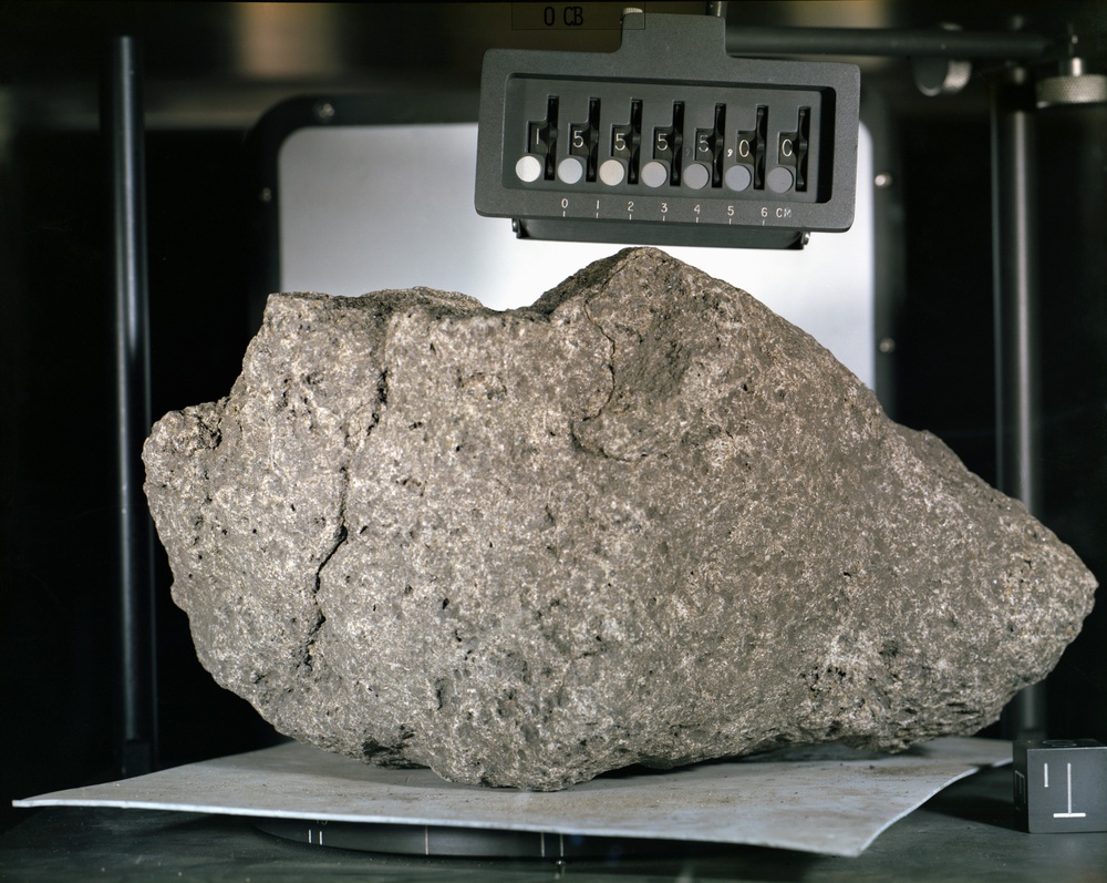 LUNAR SAMPLE - APOLLO 15 ROCK #15555- BASALT
