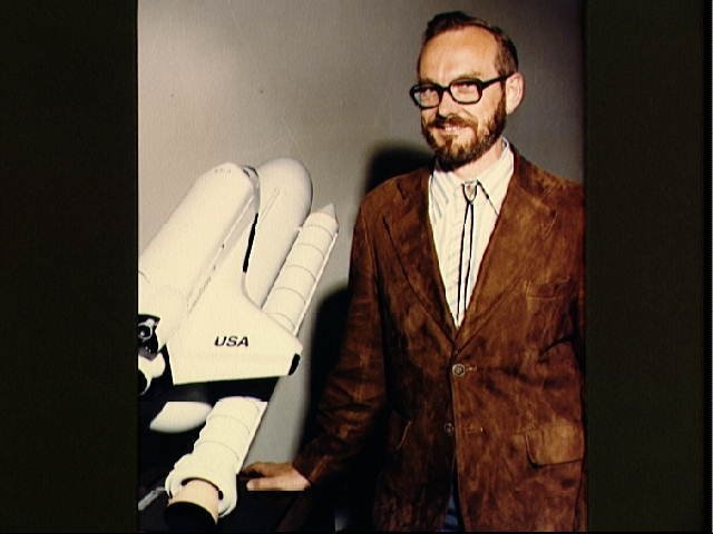 Official portrait of Payload Specialist Loren Acton