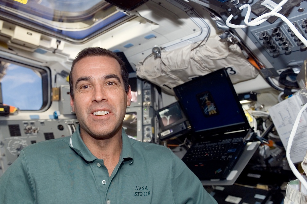 View of MS Mastracchio in the FD during STS-118/Expedition 15 Joint Operations