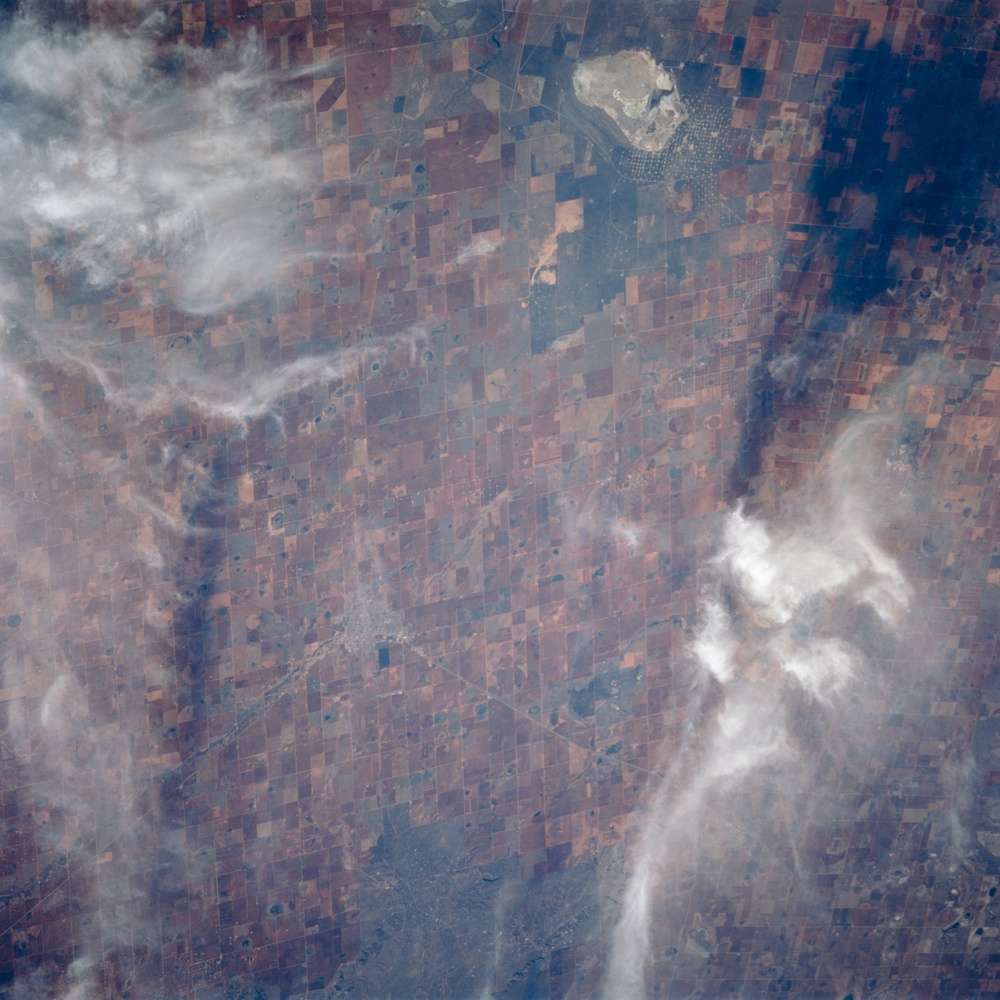 Earth observations from STS-62