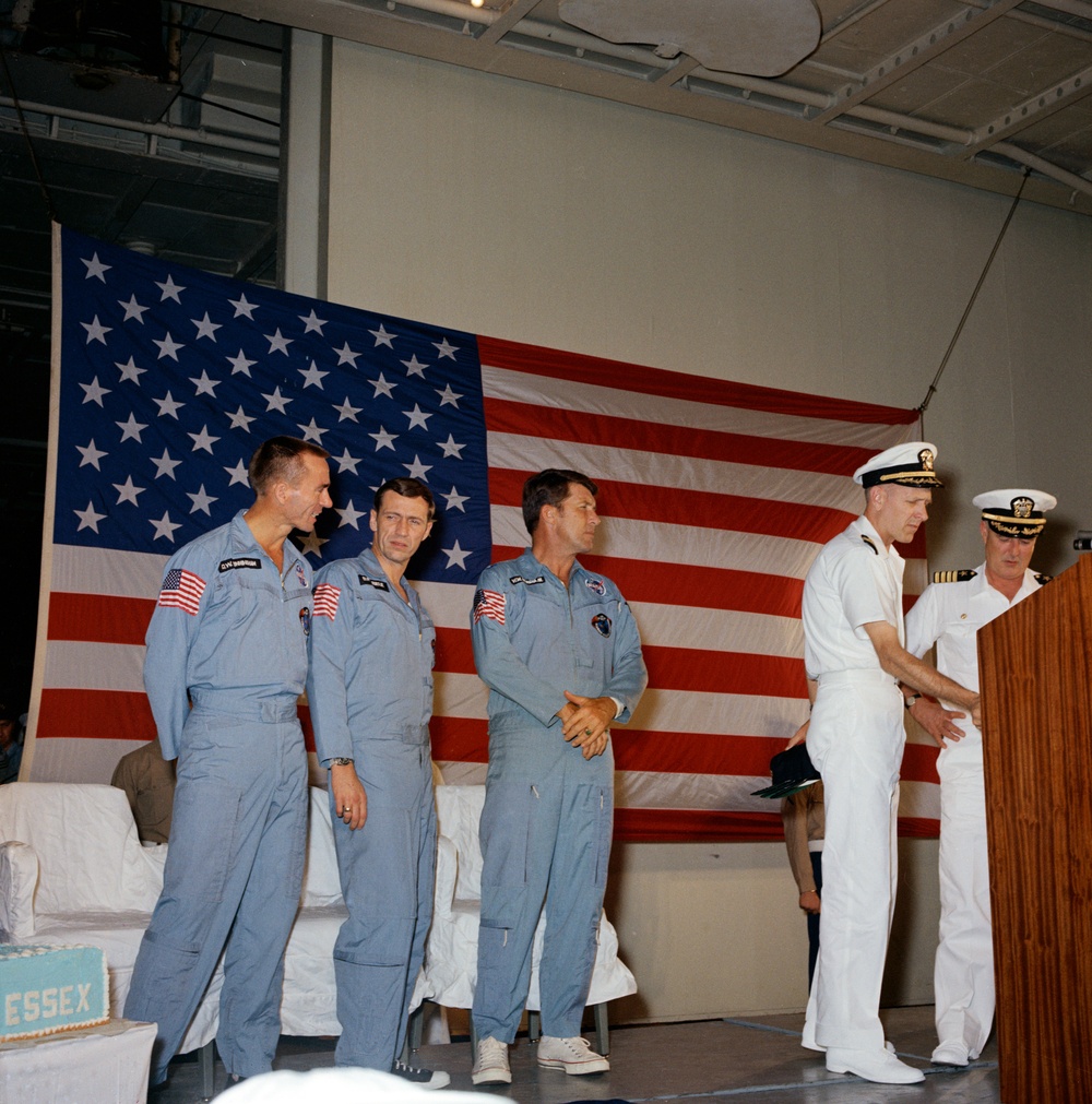 RECOVERY -  APOLLO 7 RECEPTION