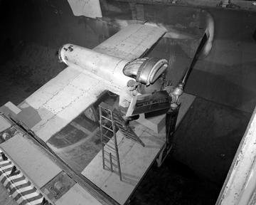 T-38 TURBOPROP ENGINE INSTALLATION IN THE ALTITUDE WIND TUNNEL AWT