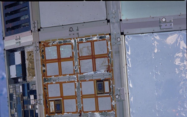 LDEF (Flight), AO054 : Space Plasma High-Voltage Drainage Experiment, Tray D10
