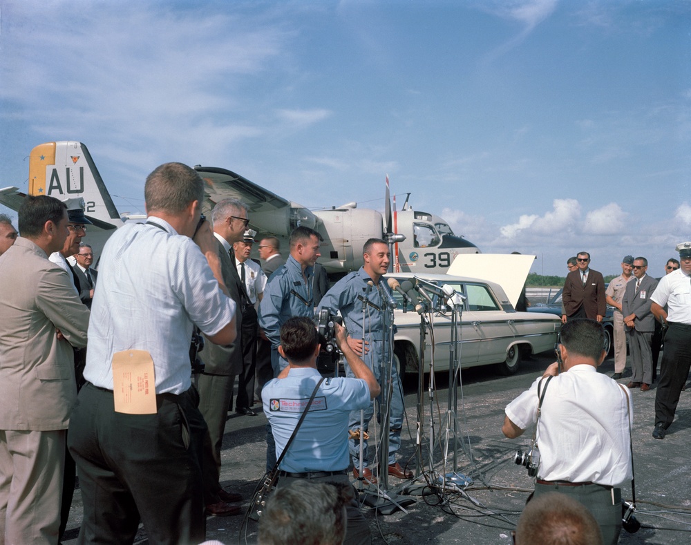 GT-3 WELCOME -  ASTRONAUT JOHN W. YOUNG - MISC.