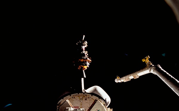 STS-52 deployment of LAGEOS/IRIS spacecraft from OV-102's payload bay