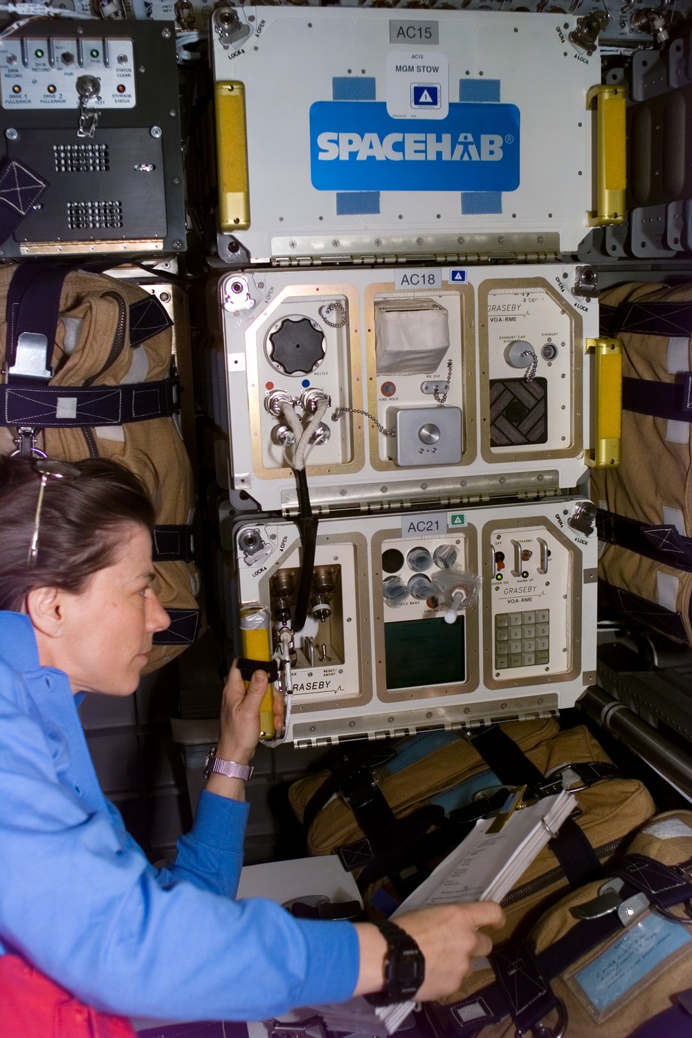 RME 1125, VOA, and VRAFE - MS Dunbar supervises experiments on Spacehab