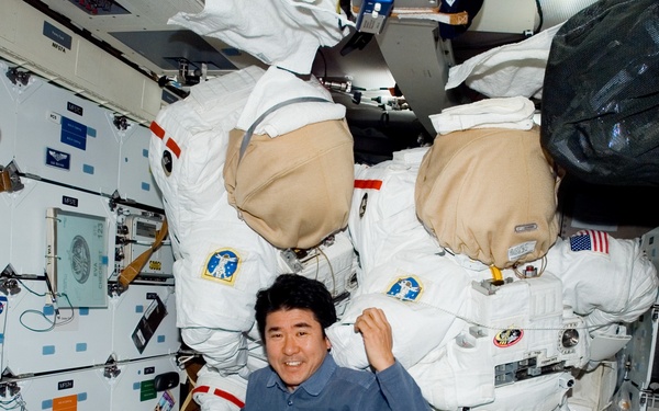 Doi in the FWD MDDK during STS-123