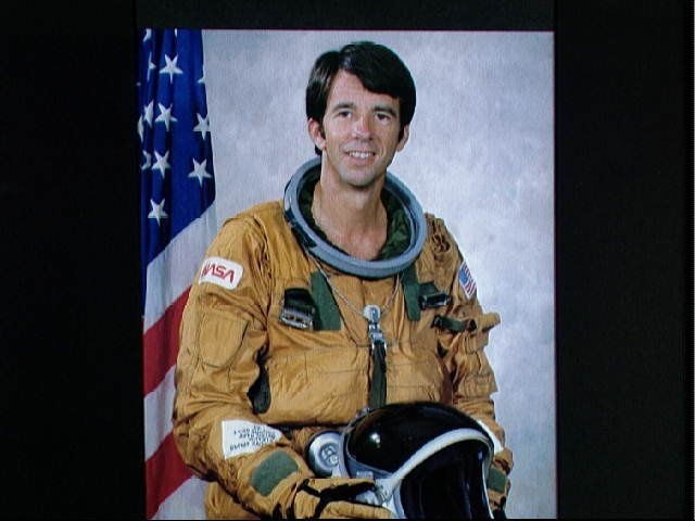 Offical portrait of Astronaut Bill Lenoir