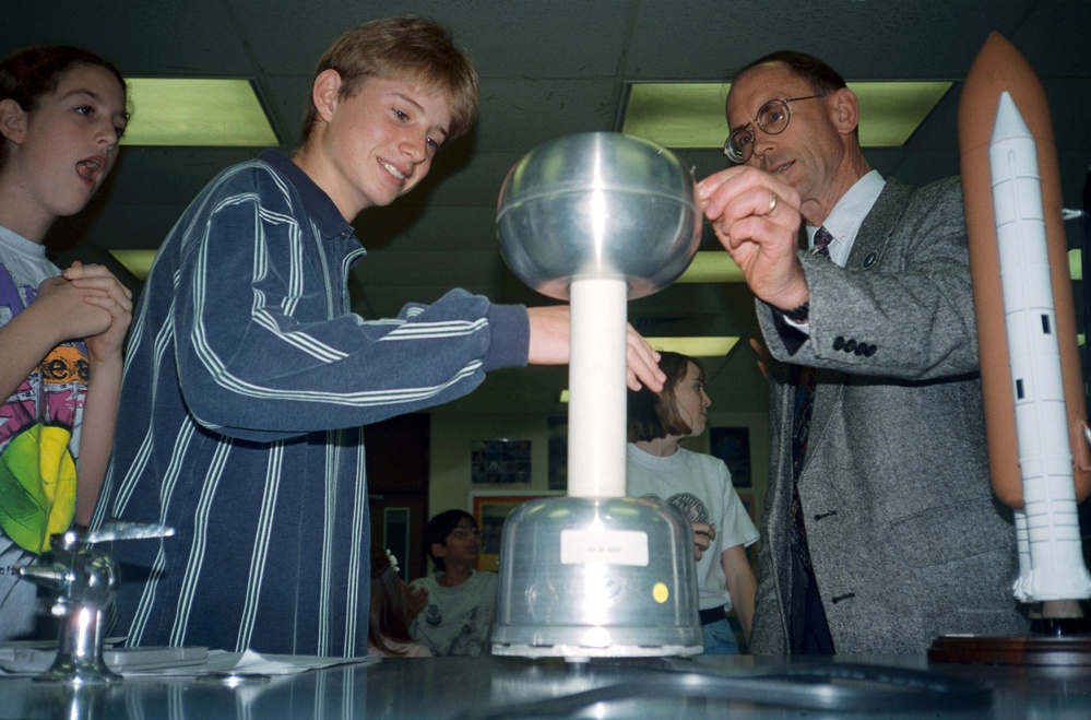 JSC engineers visit area schools for National Engineers Week