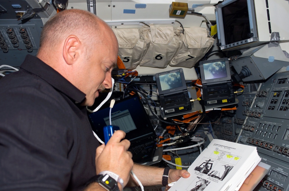 Kelly talks with mission control on the AFD during STS-121