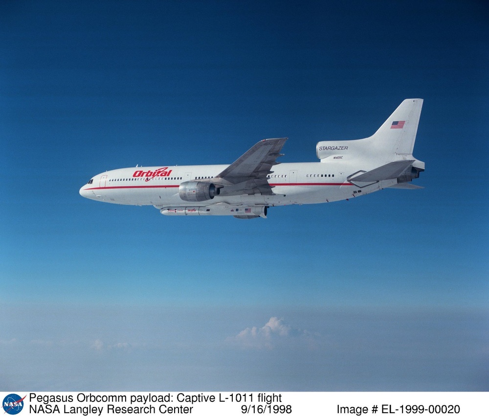 Pegasus Orbcomm payload: Captive L-1011 flight