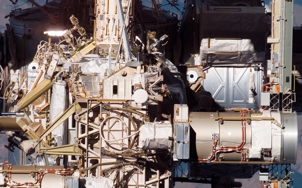 FWD and Zenith Sides of the P6 / Z1 Trusses, and A/L on the ISS during STS-117 Mission