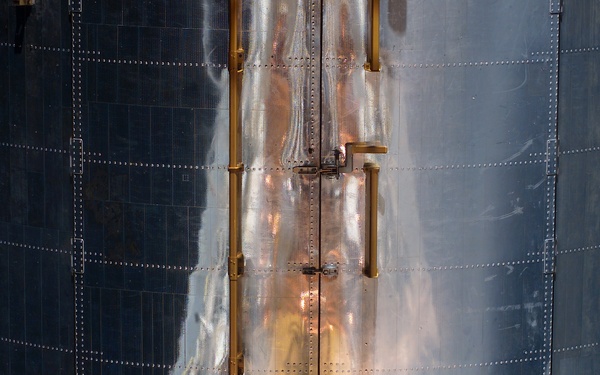 -V2 plane of the Hubble Space Telescope