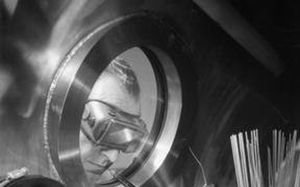 TIG WELDER LOCATED IN THE CLEAN ROOM OF THE TECHNICAL SERVICES BUILDING TSB - THE INERT GAS WELDING