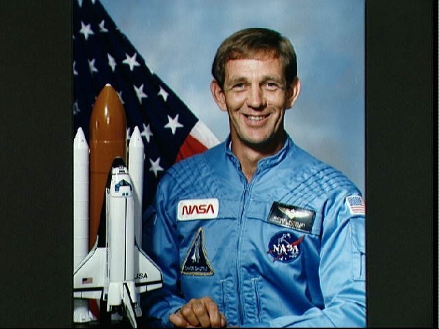 Official portrait of Astronaut Micheal McCully