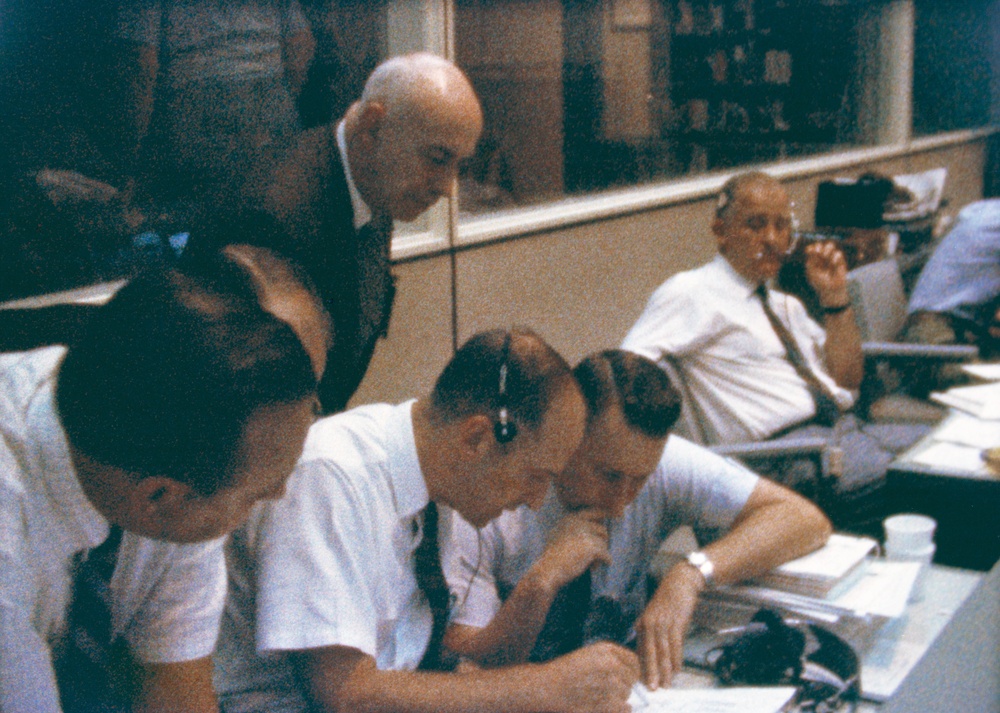 TV PICTURES - APOLLO XVI MISSION OPERATIONS CONTROL ROOM [MOCR] &amp; SUPPORT ROOM - JSC
