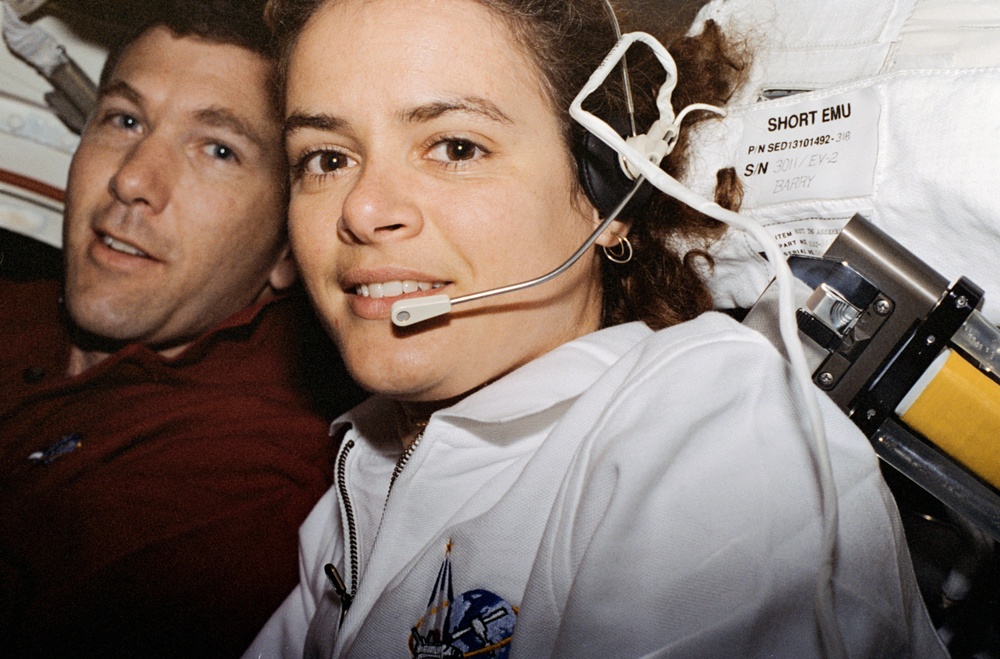 MS Payette and PLT Husband (IVA team) in airlock