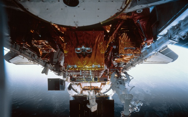 EVA 1 activity on Flight Day 4 to service the Hubble Space Telescope