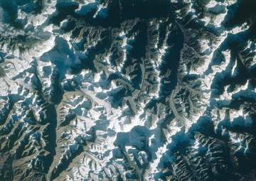 Mount Everest (Chomolungma, Goddess Mother of the World) : Image of the Day