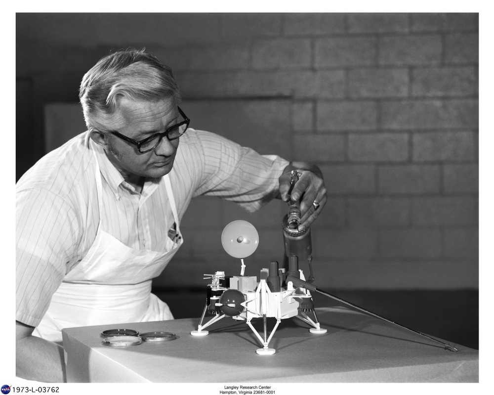 Viking Lander - model