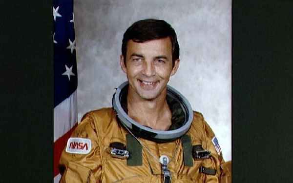 Offical portrait of Astronaut Pete Peterson