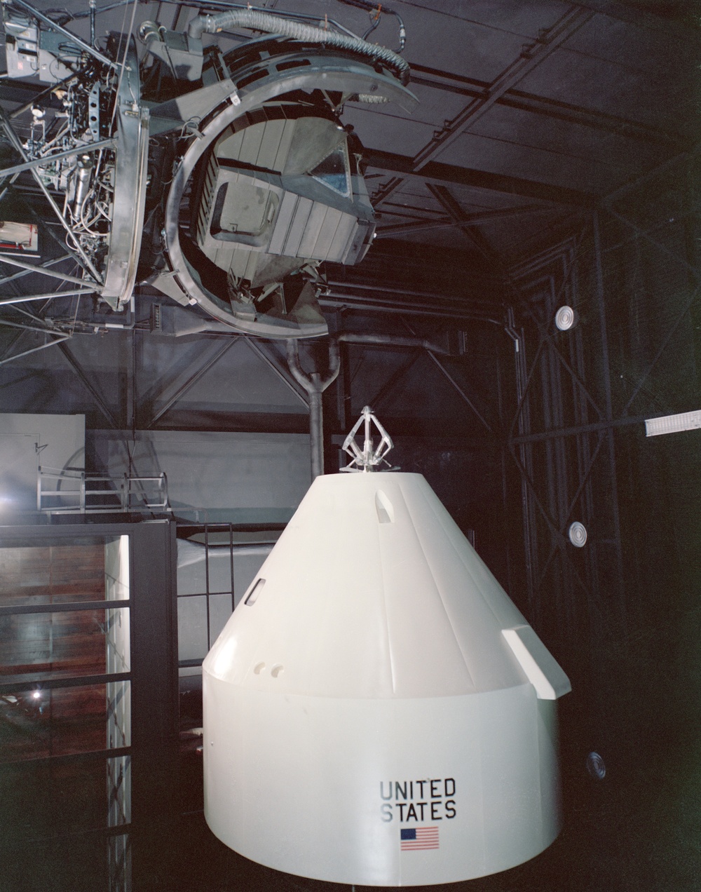 APOLLO DOCKING TRAINER IN COLOR PROFILE VIEW