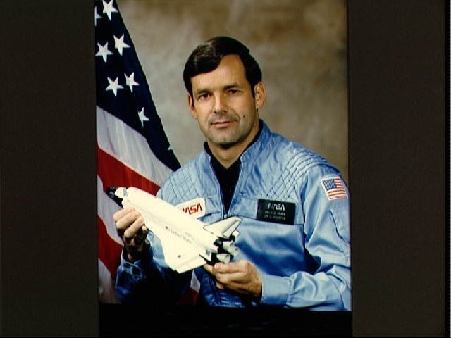Offical portrait of Astronaut Candidate Ronald Grabe