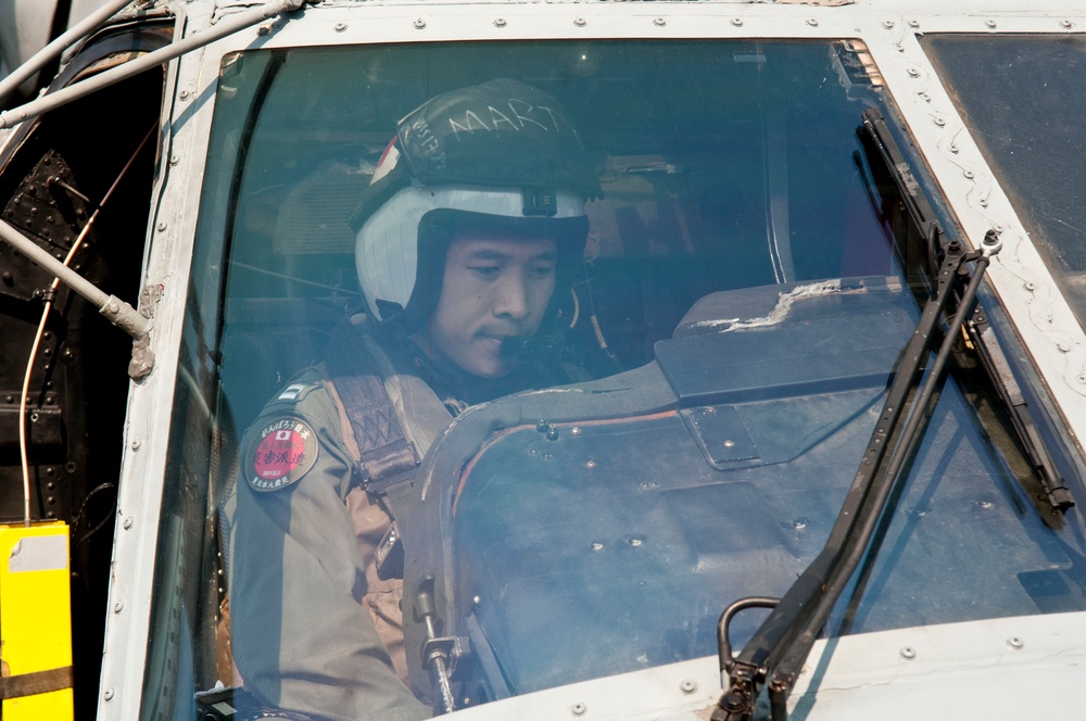 USS Mustin flight operations