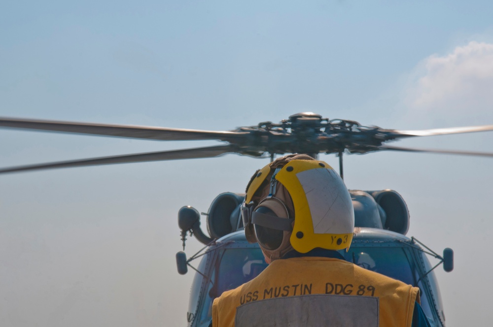 USS Mustin flight operations