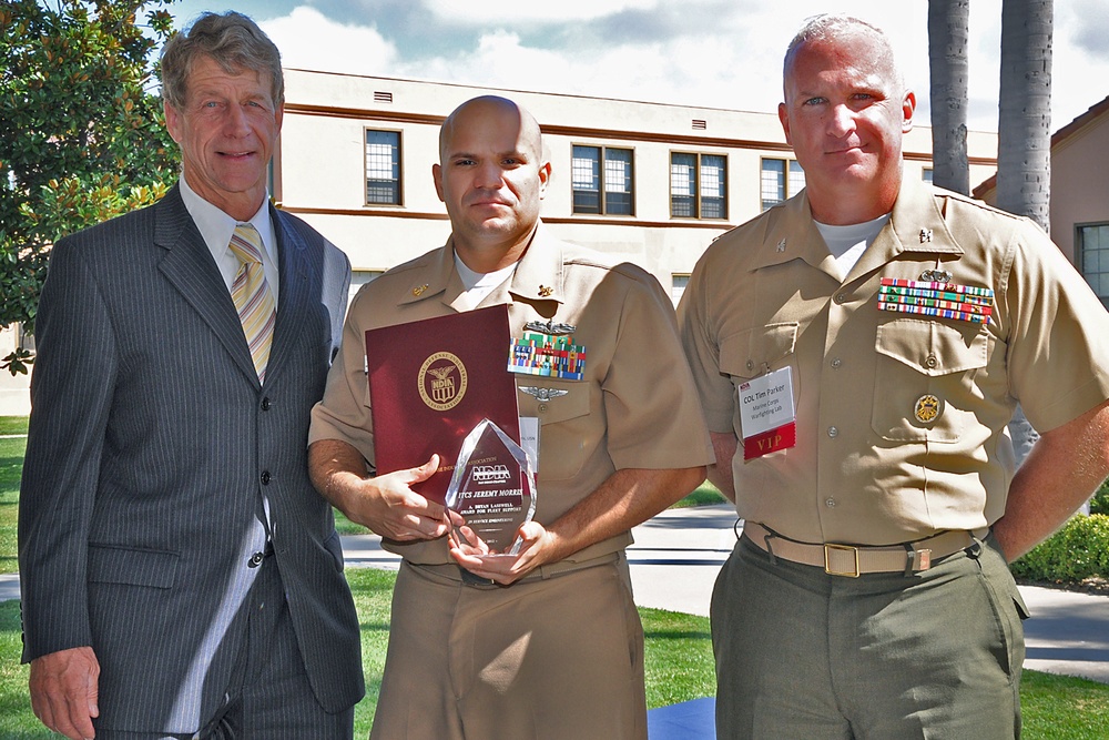 Senior Chief at SSC Pacific receives NDIA Award