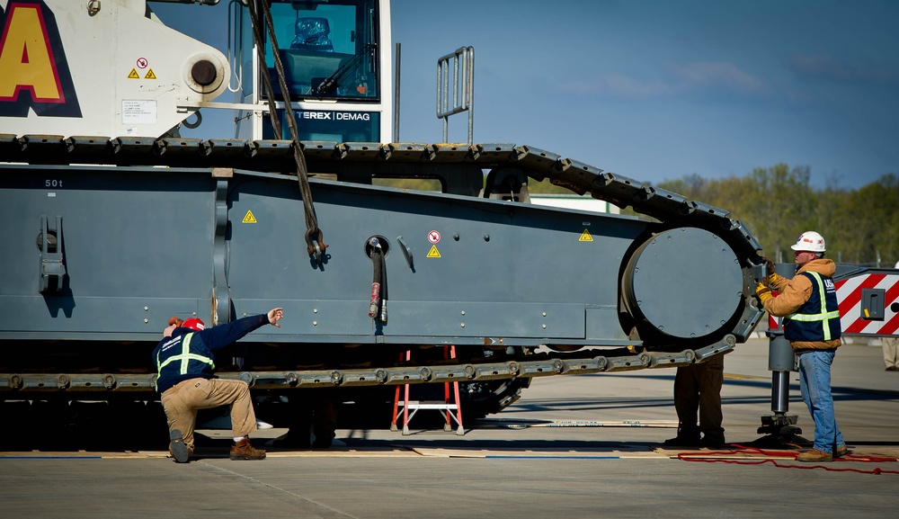 Shuttle Discovery Prep (201204120003HQ)