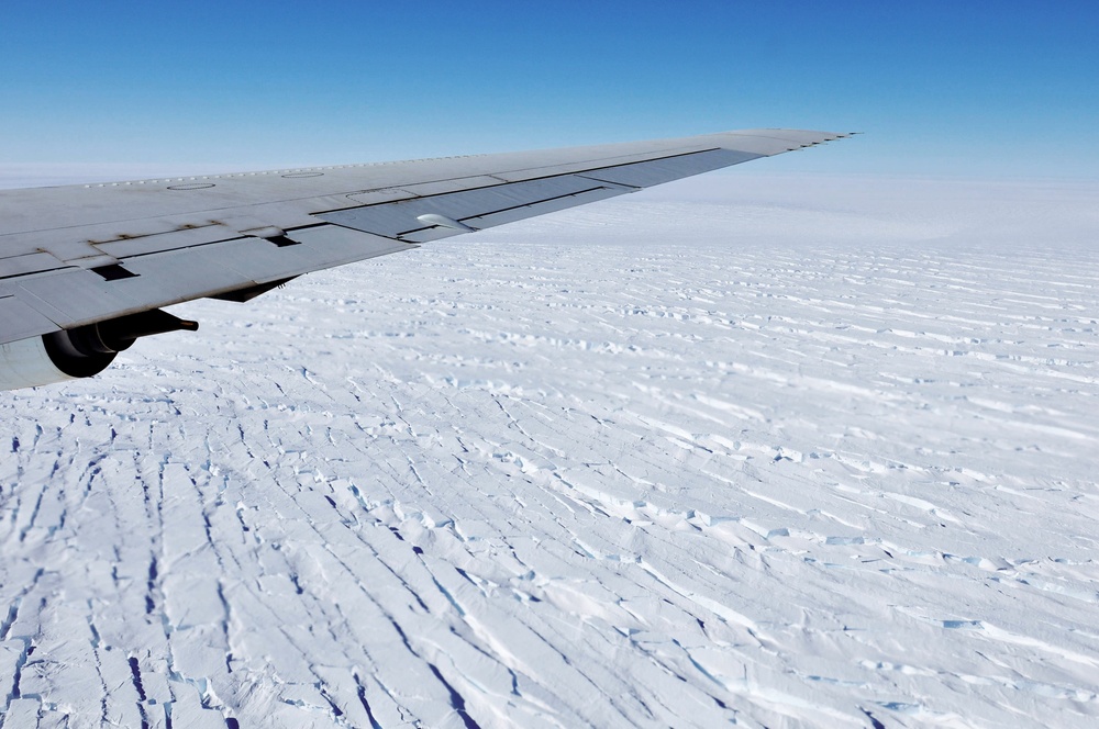 Ice Bridge Antarctic Sea Ice (200910270016HQ)