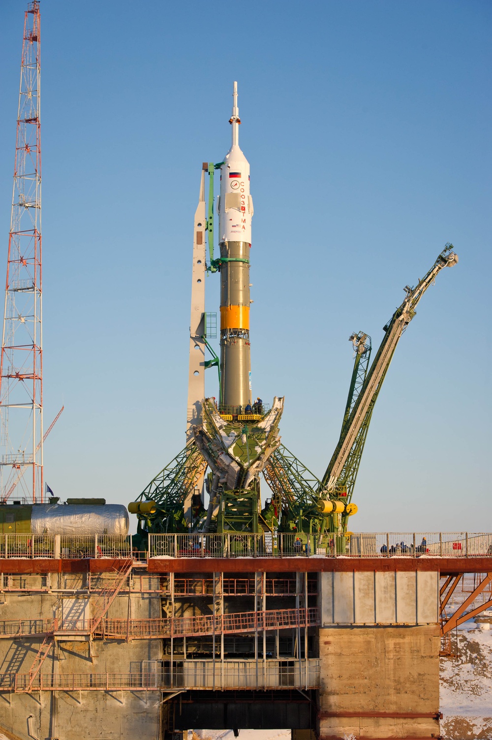 Expedition 30 Soyuz Rollout (201112190019HQ)